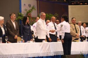 Reforma policial y agentes graduados en la Policía Nacional
